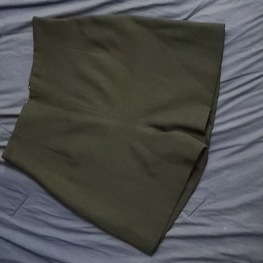 Vtg Black high waisted Moschery wool shorts sz 2